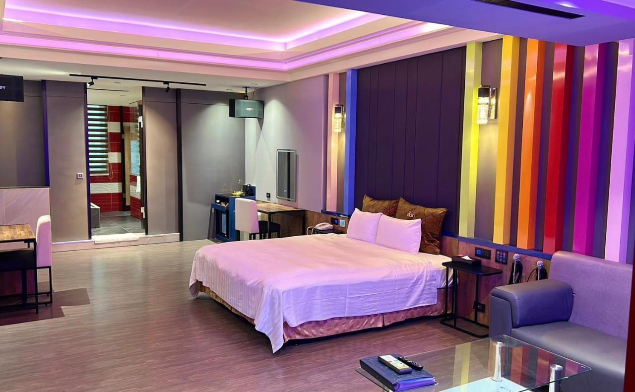 Soho Motel Taoyuan Exteriör bild