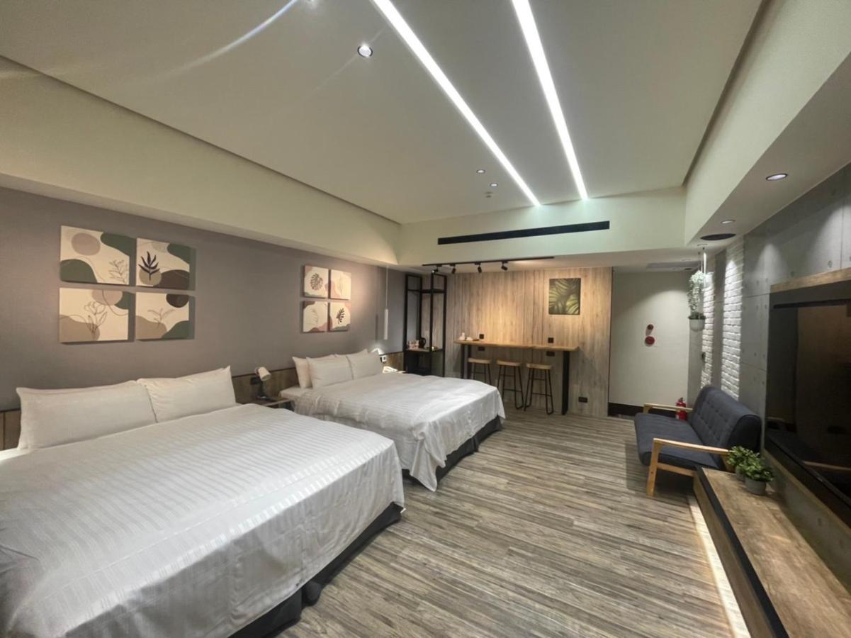 Soho Motel Taoyuan Exteriör bild